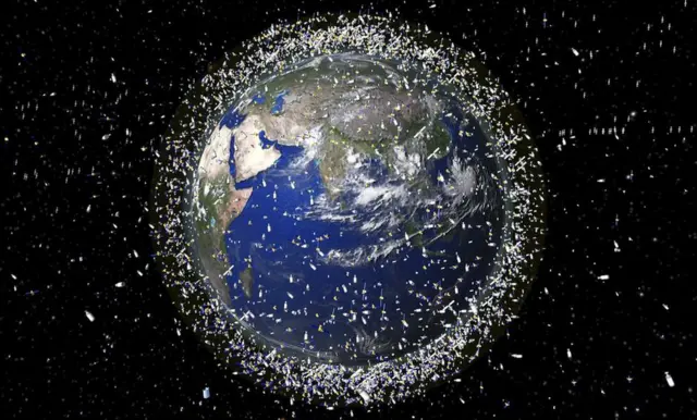 _92911470_s8000040-space_debris_artwork-spl.jpg